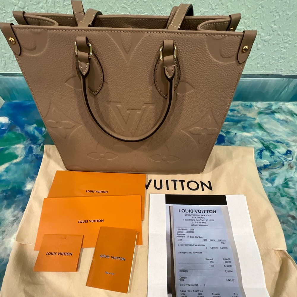 Louis Vuitton Beige Embossed Tote On the go MM
